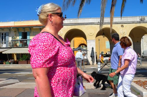 Promenade, robe rose, Nice